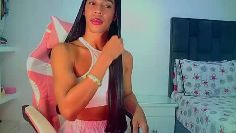 Snapshot of rosalindasexy chatting on June 2026 06:11:02 AM Rosalinda online show from June 2026 06:11:02 AM