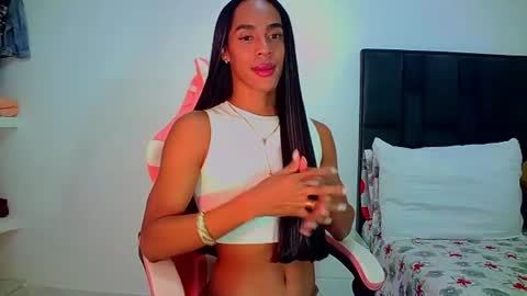 Snapshot of rosalindasexy chatting on June 2026 04:02:02 AM Rosalinda online show from June 2026 04:02:02 AM