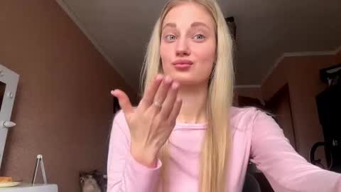 Snapshot of rosauranelli chatting on January 2026 11:15:01 AM Rose online show from January 2026 11:15:01 AM