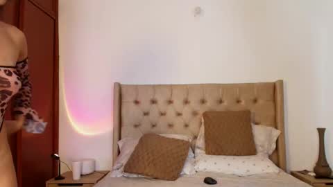 Rose And Dom online show from September 2025 01:11:01 AM