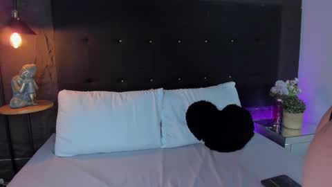 Snapshot of roseblossom_ chatting on November 2025 04:56:01 AM Rose online show from November 2025 04:56:01 AM