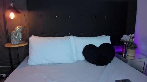 Snapshot of roseblossom_ chatting on November 2025 04:59:02 AM Rose online show from November 2025 04:59:02 AM