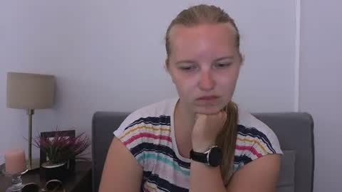 Snapshot of rosehypnotic chatting on July 2026 07:32:02 AM Rose online show from July 2026 07:32:02 AM