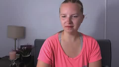 Snapshot of rosehypnotic chatting on July 2026 06:32:01 AM Rose online show from July 2026 06:32:01 AM