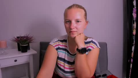 Snapshot of rosehypnotic chatting on July 2026 05:27:01 PM Rose online show from July 2026 05:27:01 PM