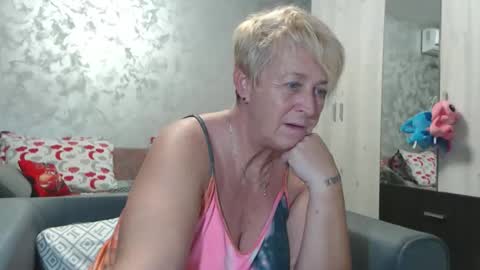 Lovepinklilly online show from September 2025 05:16:02 PM