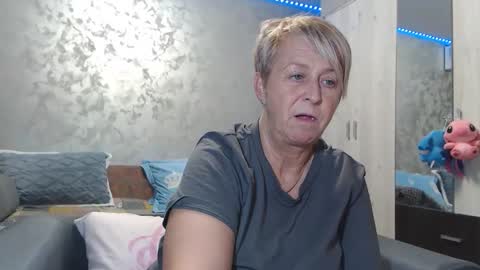 Lovepinklilly online show from February 2026 04:38:02 PM