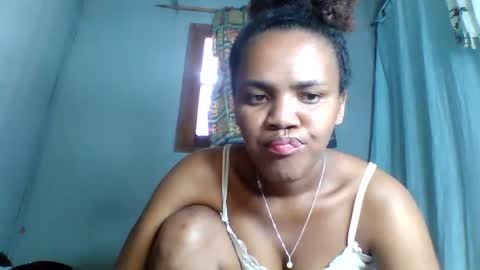 Snapshot of rosia22 chatting on September 2025 06:39:01 AM rosia22 online show from September 2025 06:39:01 AM