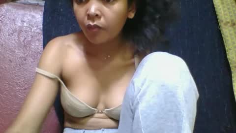 rosia685234 online show from December 2025 05:55:02 PM