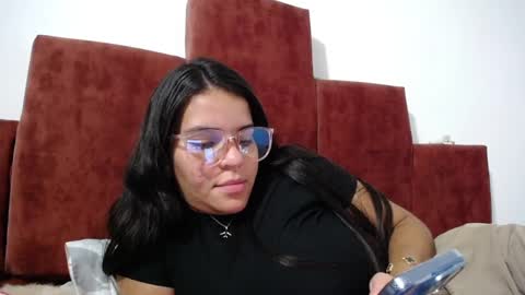 Snapshot of rossebunny25 chatting on January 2025 01:27:01 AM Rosse online show from January 2025 01:27:01 AM