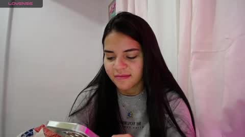 Snapshot of rossebunny25 chatting on September 2025 02:00:02 PM Rosse online show from September 2025 02:00:02 PM