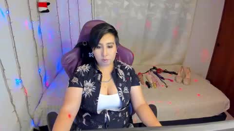 ROSSE DEMOND  online show from February 2026 12:22:02 AM