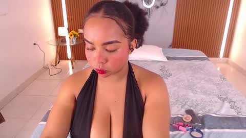 Rossi Hill online show from March 2026 12:01:01 PM