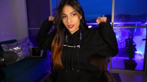 Snapshot of rosseyquiin chatting on November 2025 10:56:01 PM Rossey online show from November 2025 10:56:01 PM