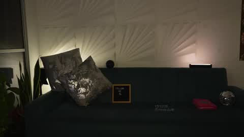 Snapshot of rosseyquiin chatting on December 2025 02:05:02 AM Rossey online show from December 2025 02:05:02 AM