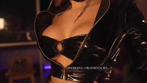 Snapshot of rosseyquiin chatting on January 2026 06:39:02 AM Rossey online show from January 2026 06:39:02 AM