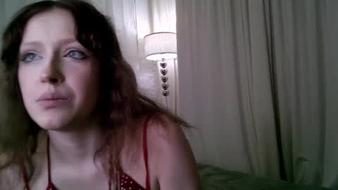 rosy_petal online show from May 2026 07:19:02 PM