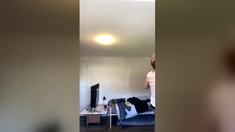 Snapshot of roul77 chatting on April 2026 08:32:01 AM roul77 online show from April 2026 08:32:01 AM