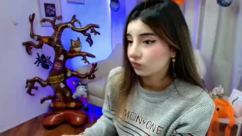 Rousee online show from October 2025 01:34:01 PM