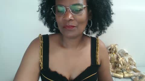 luxa online show from December 2024 08:14:02 PM
