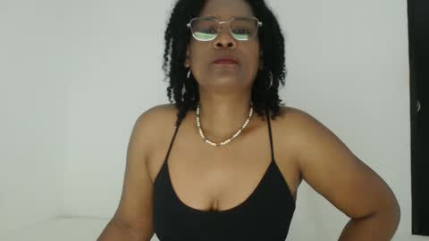 luxa online show from October 2025 12:27:02 PM