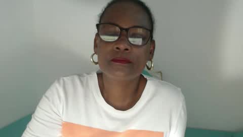 luxa online show from February 2026 07:10:01 PM