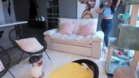 Rouss marie henao  online show from September 2025 10:22:01 PM