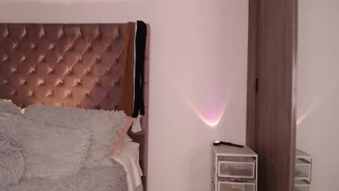 Rouss marie henao  online show from October 2025 10:32:01 PM