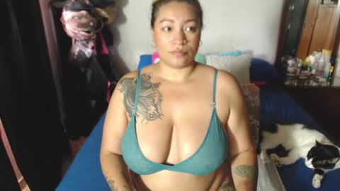 Snapshot of rousse_ellise1 chatting on March 2026 10:38:01 PM rousse online show from March 2026 10:38:01 PM