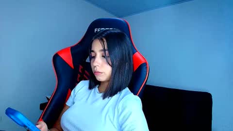 rousse_violet online show from April 2026 12:13:02 AM