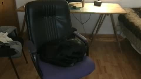 rousshen online show from April 2026 04:12:02 PM