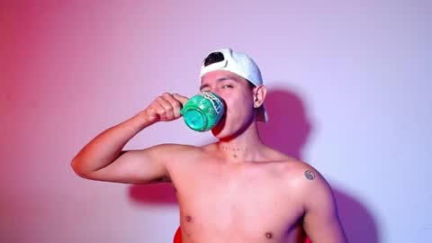 rowanboy23 online show from May 2026 03:31:01 PM