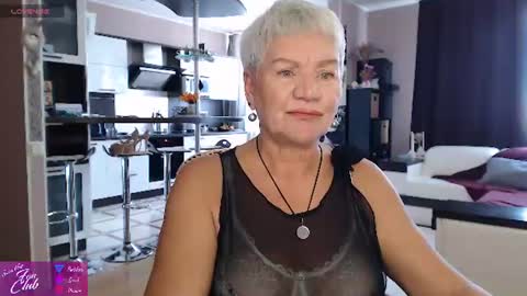 Snapshot of roxana_brooks chatting on June 2026 01:25:02 PM Roxana online show from June 2026 01:25:02 PM