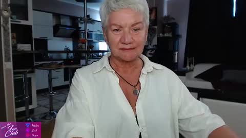 Snapshot of roxana_brooks chatting on June 2026 02:37:02 PM Roxana online show from June 2026 02:37:02 PM