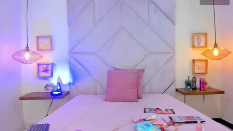 Roxana   online show from September 2025 06:23:02 PM