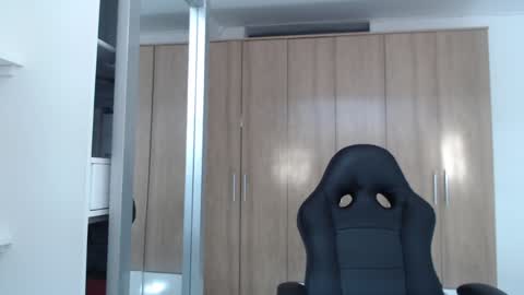 Roxana online show from January 2025 07:11:01 PM