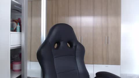 Roxana online show from February 2025 06:53:01 PM