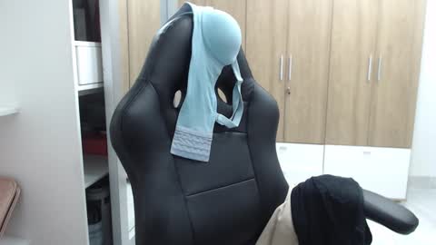 Roxana online show from February 2025 02:04:01 AM