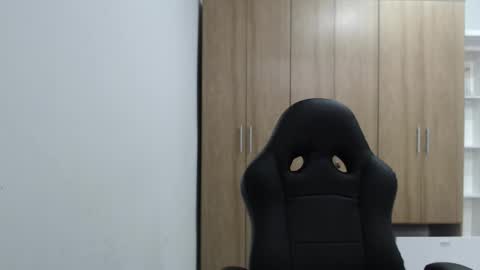 Roxana online show from December 2025 07:53:02 PM