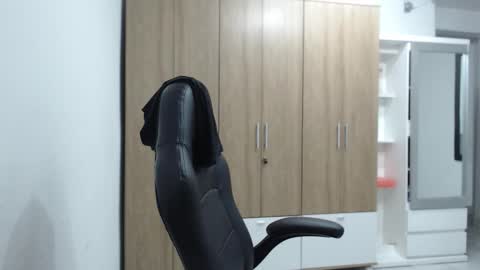 Roxana online show from December 2025 02:29:01 AM