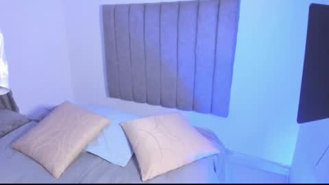 Roxane online show from November 2025 08:13:02 AM