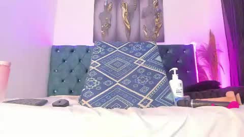 Snapshot of roxanna_0 chatting on July 2026 10:53:01 AM Roxanna online show from July 2026 10:53:01 AM
