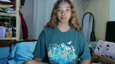 roxanne_98 online show from February 2026 04:52:02 PM