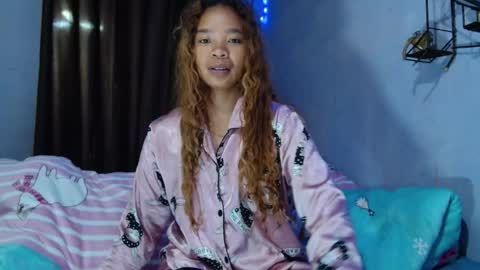 roxanne_98 online show from March 2026 03:10:02 AM