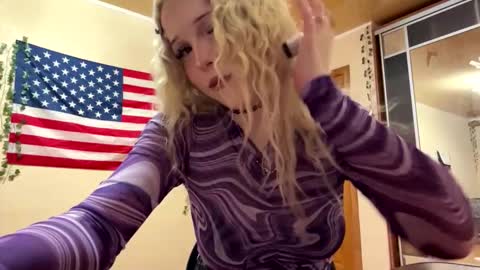 Molly online show from February 2026 10:22:01 PM