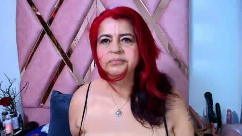 Snapshot of roxettemature chatting on June 2026 12:18:02 PM RoxetteMature online show from June 2026 12:18:02 PM