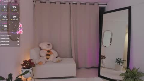 Snapshot of roxie_gates chatting on November 2025 01:53:01 AM R O X I E online show from November 2025 01:53:01 AM