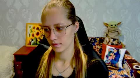 roxie_shy online show from September 2025 07:30:02 AM