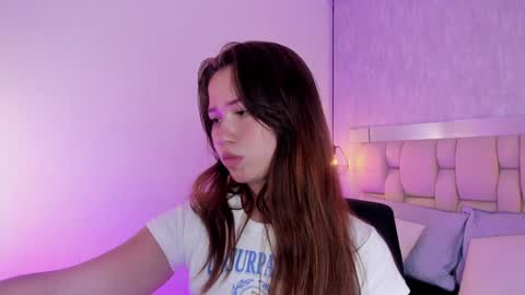 Snapshot of roxie_summers chatting on December 2024 01:43:01 AM Roxie online show from December 2024 01:43:01 AM