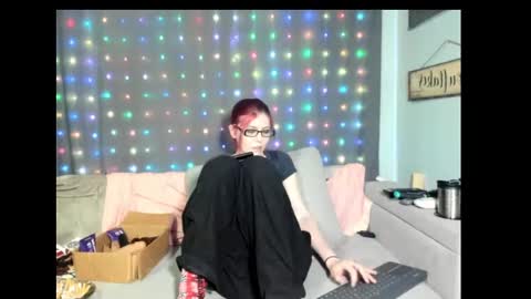 roxihazeleyes online show from February 2025 07:12:01 AM